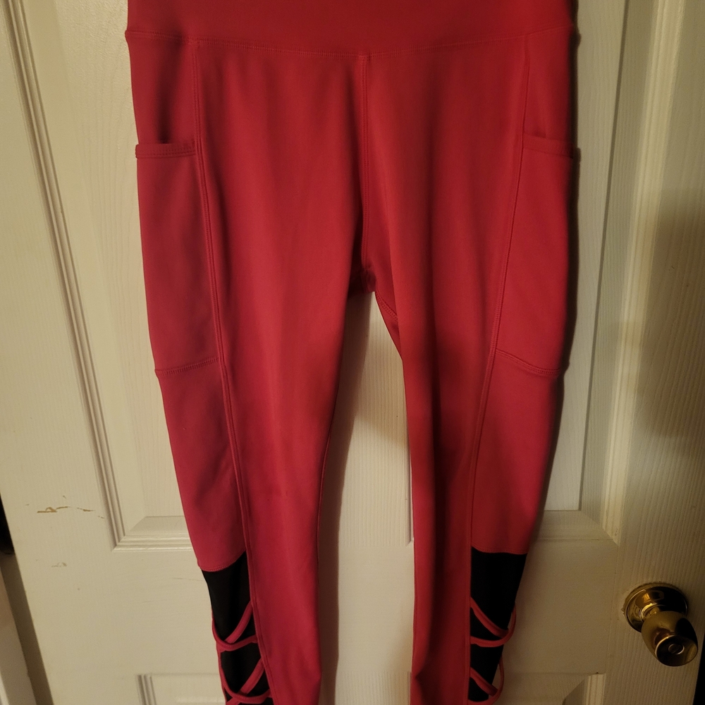 POP Fit Fuchsia and Black Leggings with Pockets